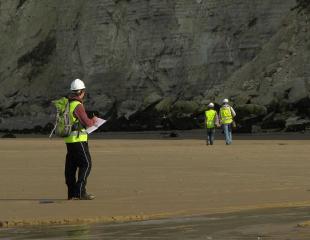 geoscience students studying the geology of Cap Blanc-Nez