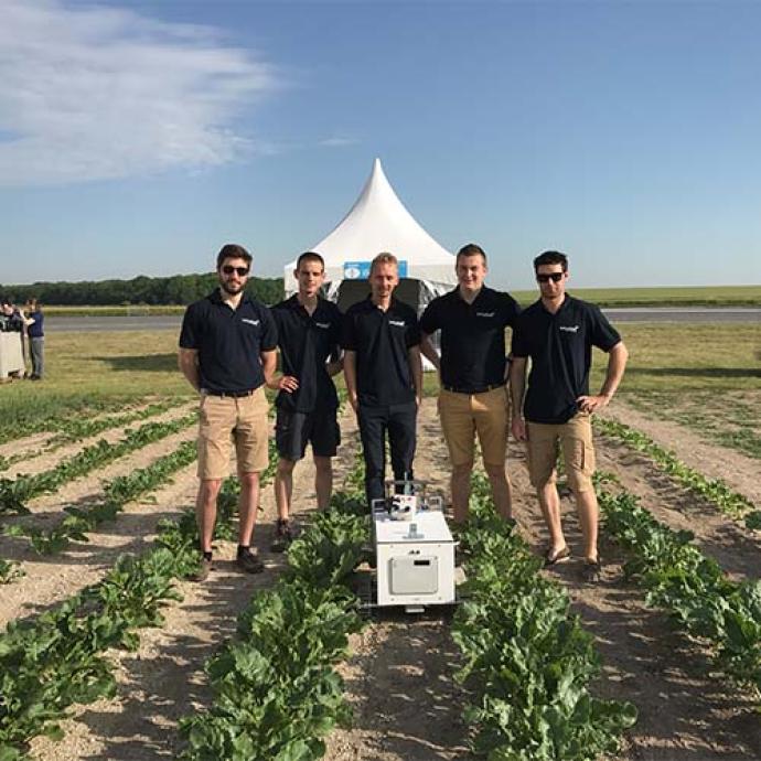 étudiants d'UniLaSalle en agromachinisme, vainqueurs des Rob'Olympiades