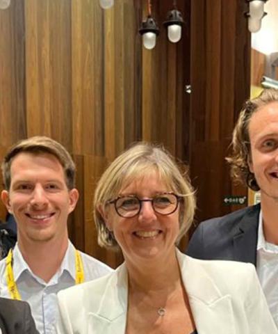 Equipe bellycare accompagnée de Mme Sylvie Retailleau Ministre de l'Enseignement supérieur et de la Recherche et Hélène Bigeard, enseignant-chercheur